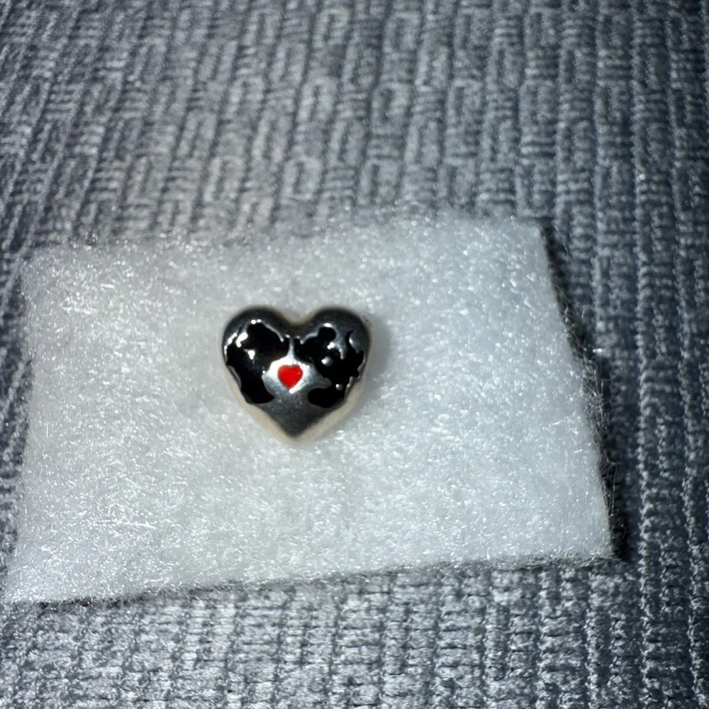 Authentic Pandora Disney Mickey and Minnie Kiss Heart Sterling Silver Charm